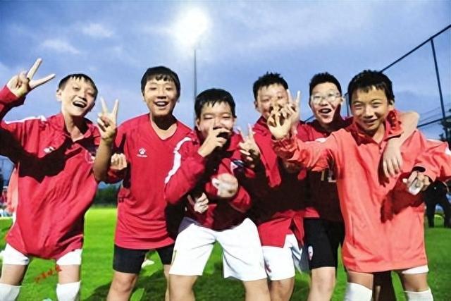 千名足球小